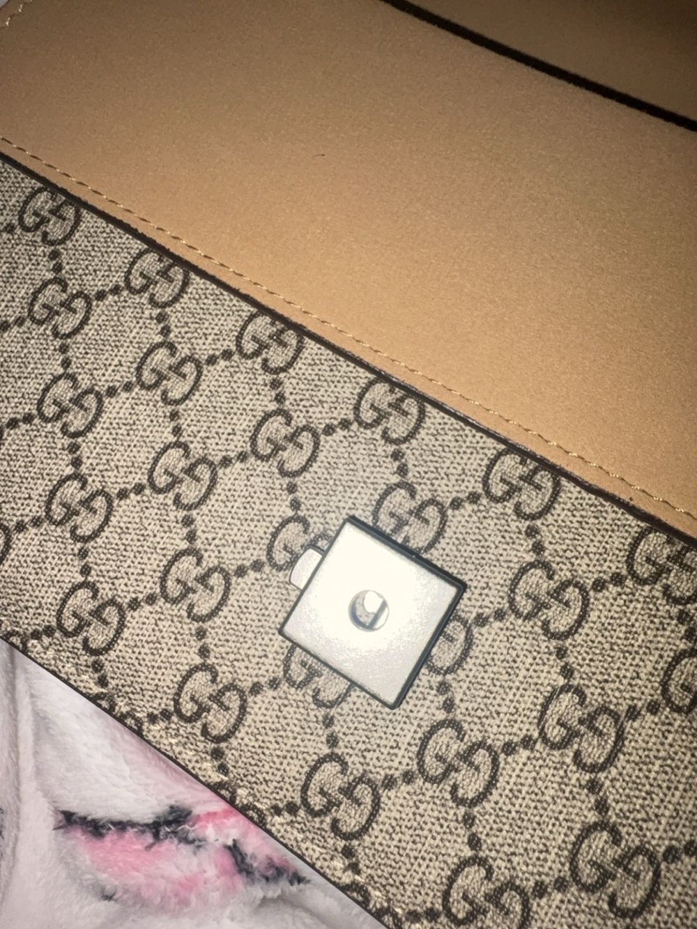 Gucci Beige GG Supreme Shoulder Bag with Tan Trim and Silver Hardware - Picture 3 of 3